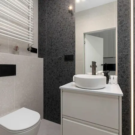Zabrska Modern Next To Spodek With Ac & Parking By Renters Appartement