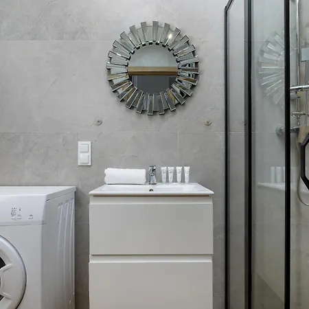 Zabrska Modern Next To Spodek With Ac & Parking By Renters Apartament *