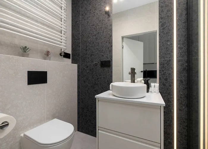 Zabrska Modern Next To Spodek With Ac & Parking By Renters Apartment