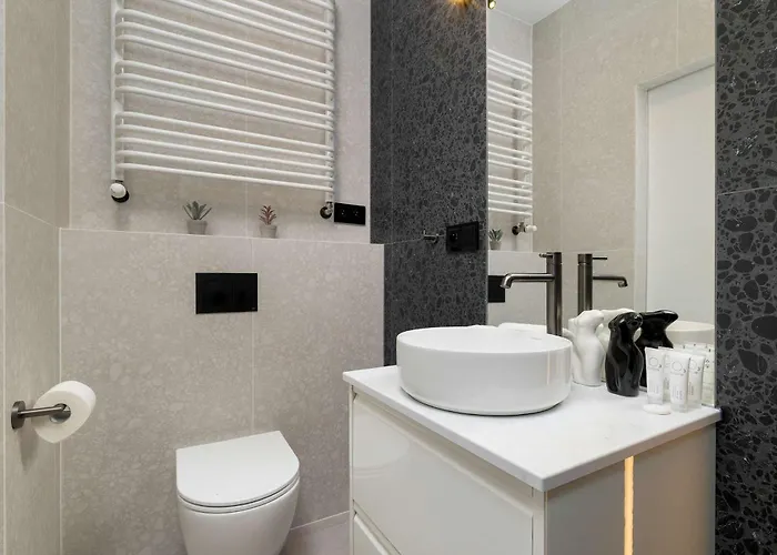 Zabrska Modern Next To Spodek With Ac & Parking By Renters Apartment *